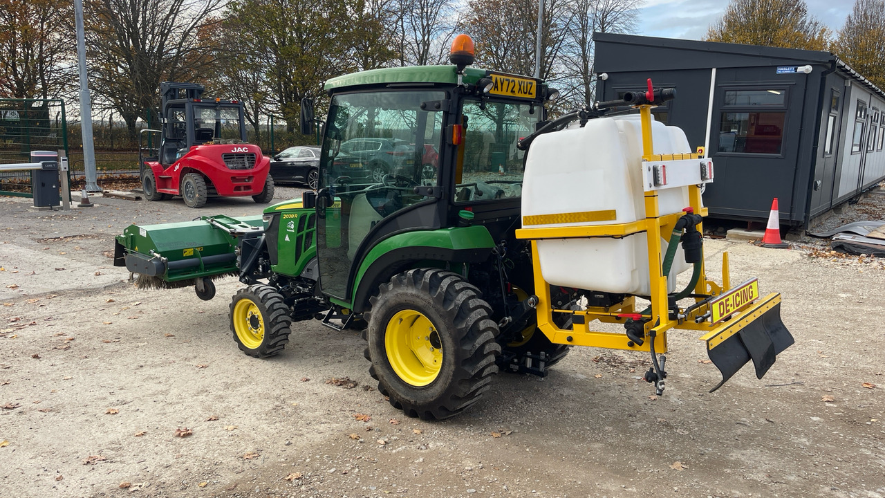 JOHN DEERE 2038R - جرار: صورة 3 JOHN DEERE 2038R - جرار: صورة 3