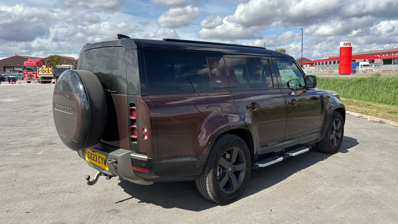 LAND ROVER DEFENDER 3.0 D300 X-Dynamic HSE 130 - سيارة دفع رباعي: صورة 4 LAND ROVER DEFENDER 3.0 D300 X-Dynamic HSE 130 - سيارة دفع رباعي: صورة 4