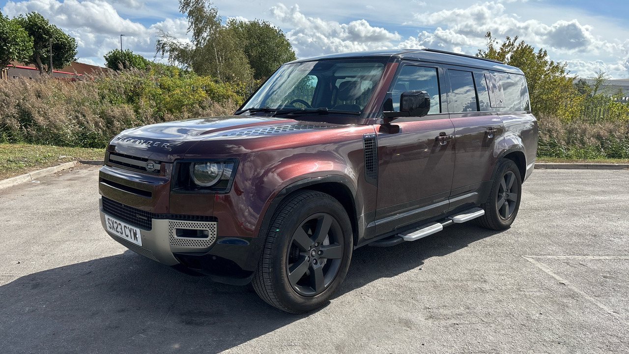 LAND ROVER DEFENDER 3.0 D300 X-Dynamic HSE 130 - سيارة دفع رباعي: صورة 2 LAND ROVER DEFENDER 3.0 D300 X-Dynamic HSE 130 - سيارة دفع رباعي: صورة 2