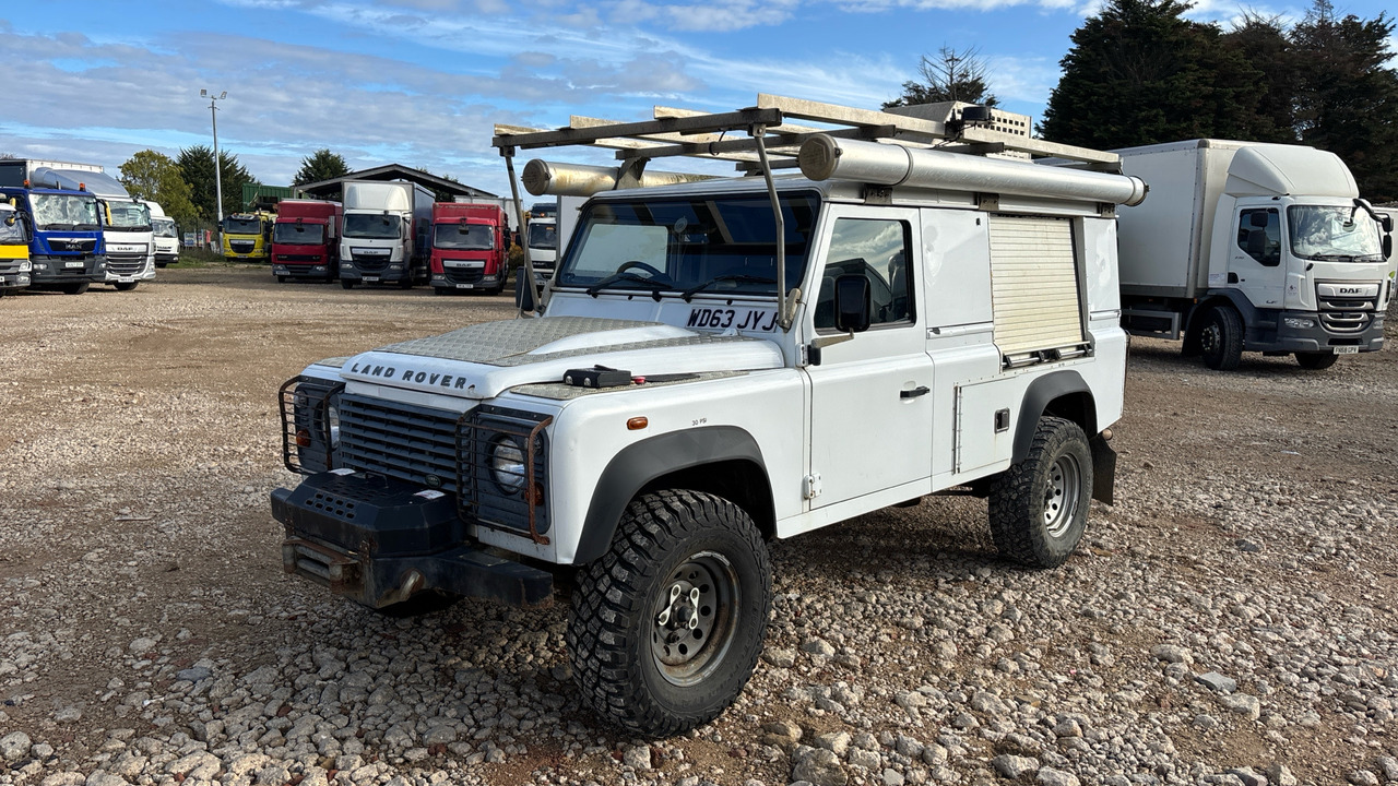 Land Rover Defender 110 2.2 TDCI Hard Top - سيارة: صورة 2 Land Rover Defender 110 2.2 TDCI Hard Top - سيارة: صورة 2