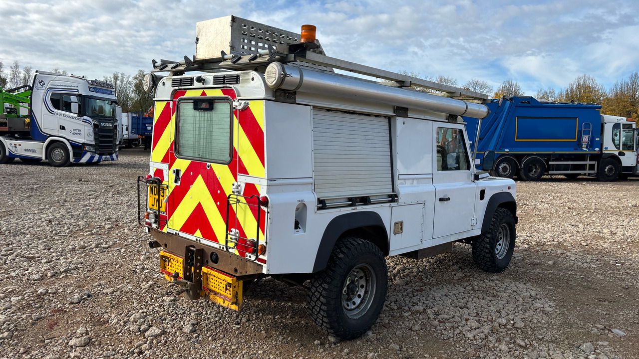 Land Rover Defender 110 2.2 TDCI Hard Top - سيارة: صورة 4 Land Rover Defender 110 2.2 TDCI Hard Top - سيارة: صورة 4