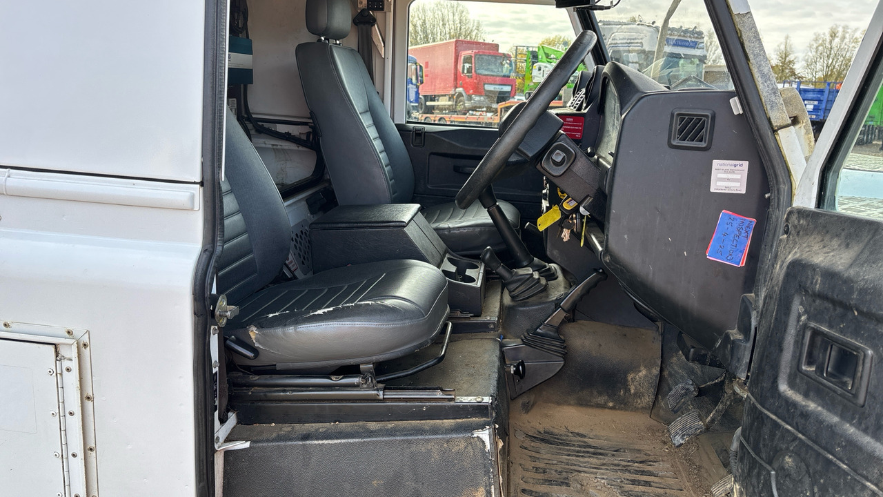 Land Rover Defender 110 2.2 TDCI Hard Top - سيارة: صورة 5 Land Rover Defender 110 2.2 TDCI Hard Top - سيارة: صورة 5