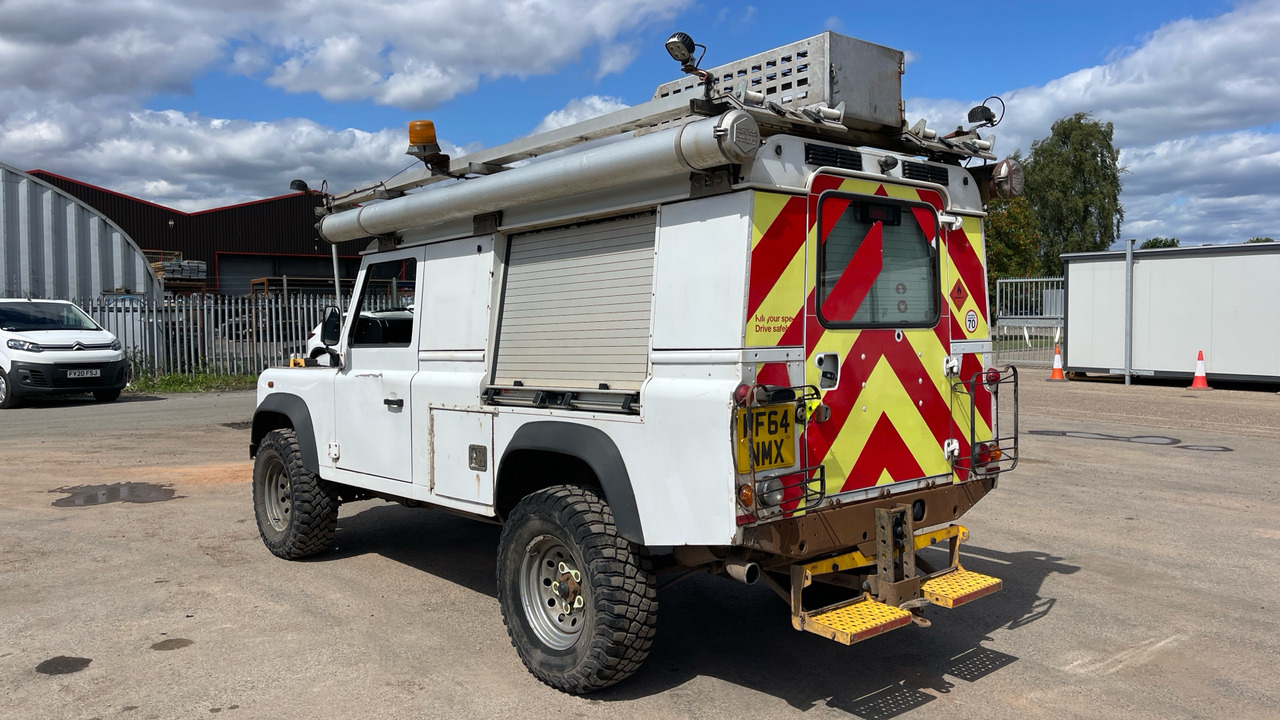 Land Rover Defender 110 TDCi - آليات: صورة 3 Land Rover Defender 110 TDCi - آليات: صورة 3