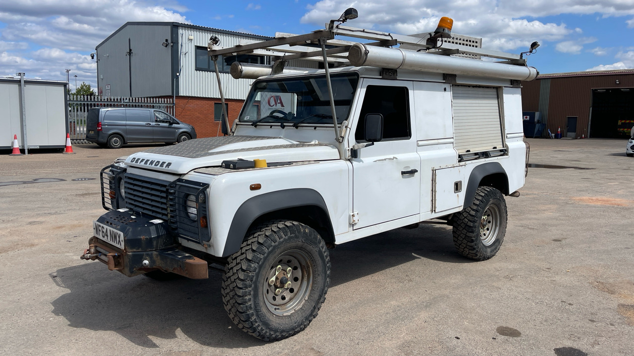 Land Rover Defender 110 TDCi - آليات: صورة 2 Land Rover Defender 110 TDCi - آليات: صورة 2