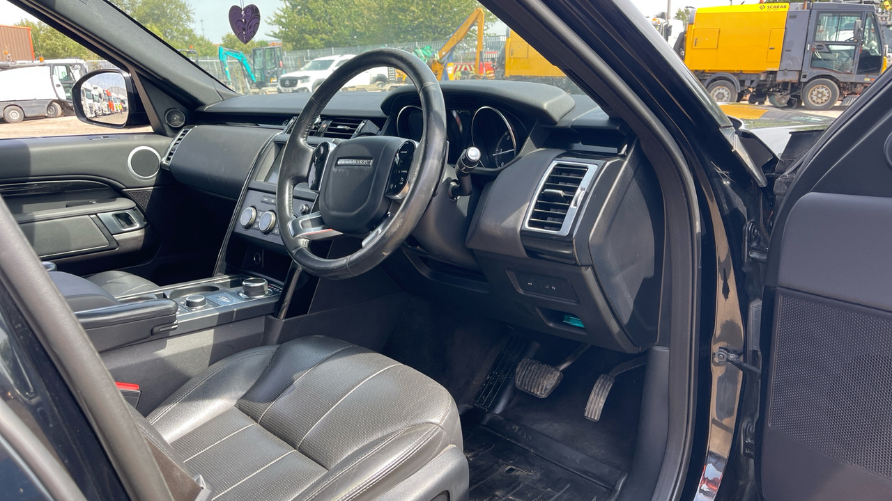 Land Rover Discovery 4 3.0 SDV6 SE - سيارة دفع رباعي: صورة 5 Land Rover Discovery 4 3.0 SDV6 SE - سيارة دفع رباعي: صورة 5