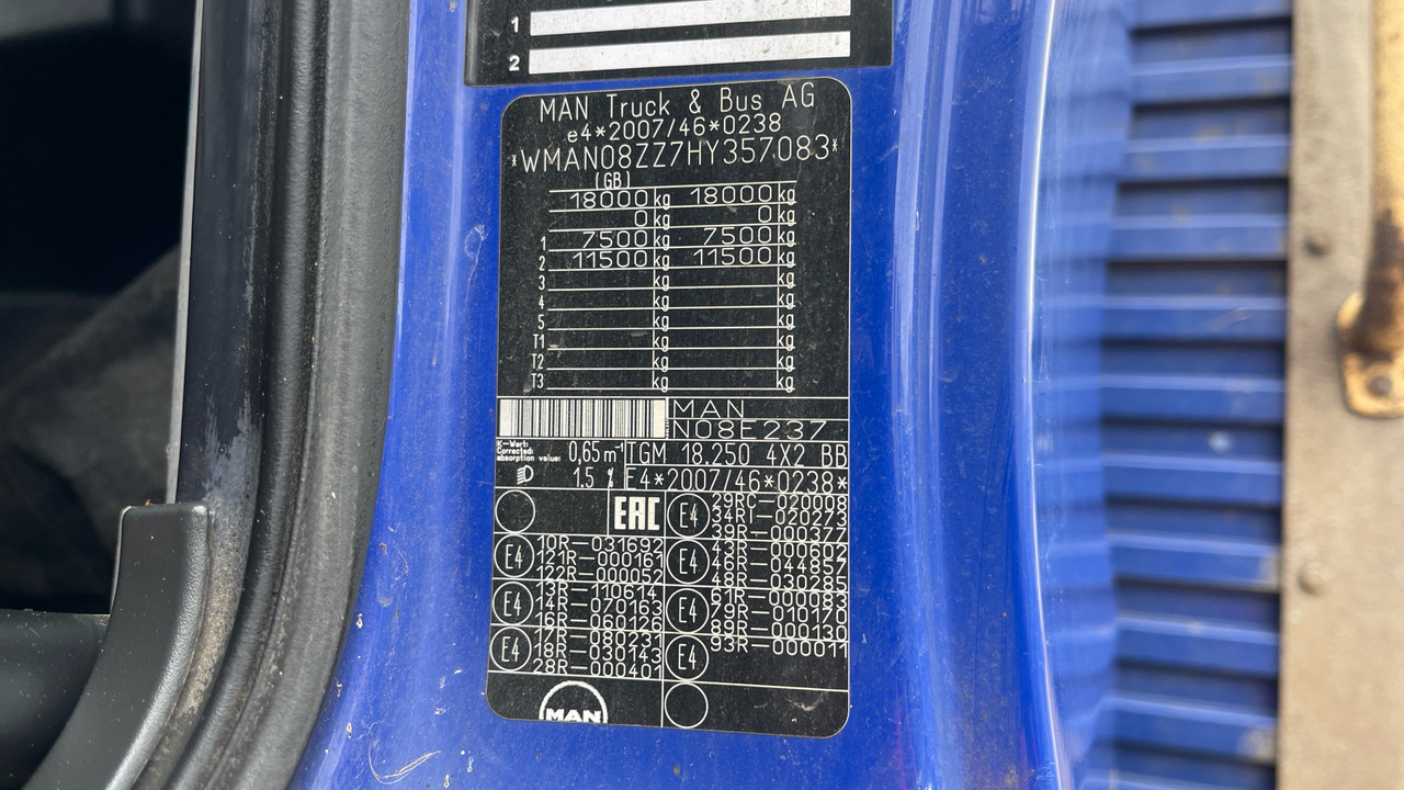 شاحنات مسطحة, شاحنة كرين MAN TG-M 18 250: صورة 12