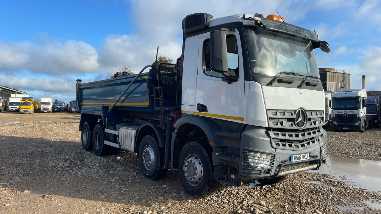 MERCEDES-BENZ AROCS - شاحنة قلاب, شاحنة كرين: صورة 1 MERCEDES-BENZ AROCS - شاحنة قلاب, شاحنة كرين: صورة 1