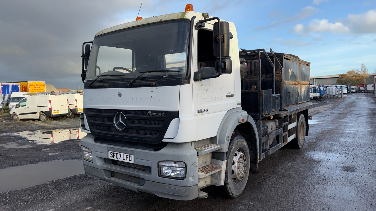 MERCEDES-BENZ AXOR 1824 - آلة أسفلت: صورة 2 MERCEDES-BENZ AXOR 1824 - آلة أسفلت: صورة 2