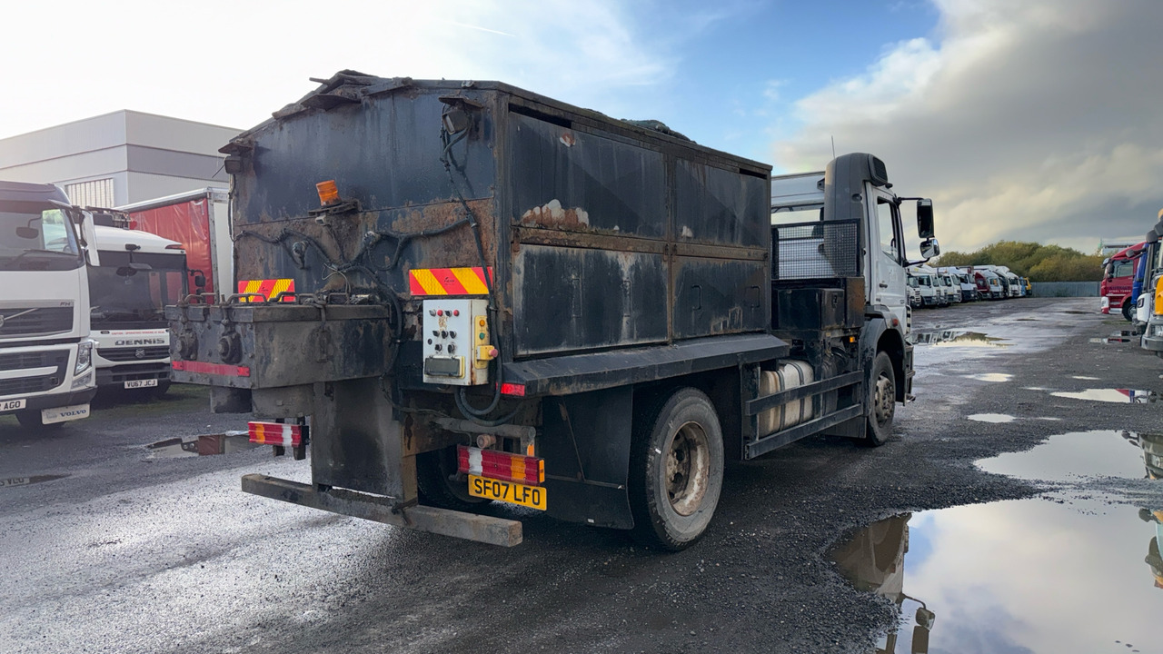 MERCEDES-BENZ AXOR 1824 - آلة أسفلت: صورة 4 MERCEDES-BENZ AXOR 1824 - آلة أسفلت: صورة 4