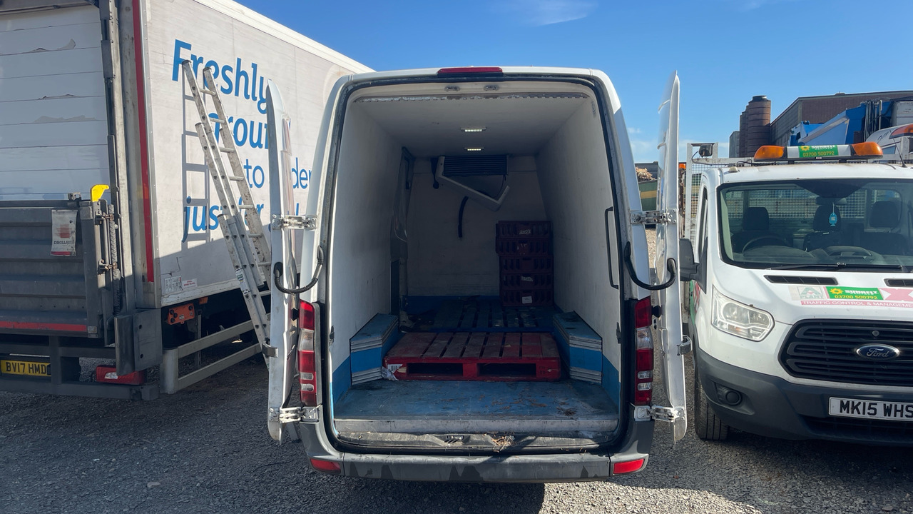 شاحنة مُبرّدة للتوصيل MERCEDES-BENZ SPRINTER 313 CDI: صورة 9