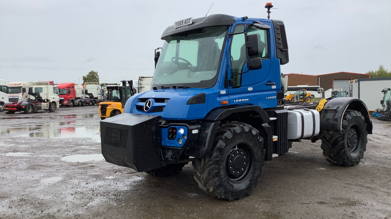 MERCEDES-BENZ UNIMOG U530 - جرار: صورة 2 MERCEDES-BENZ UNIMOG U530 - جرار: صورة 2