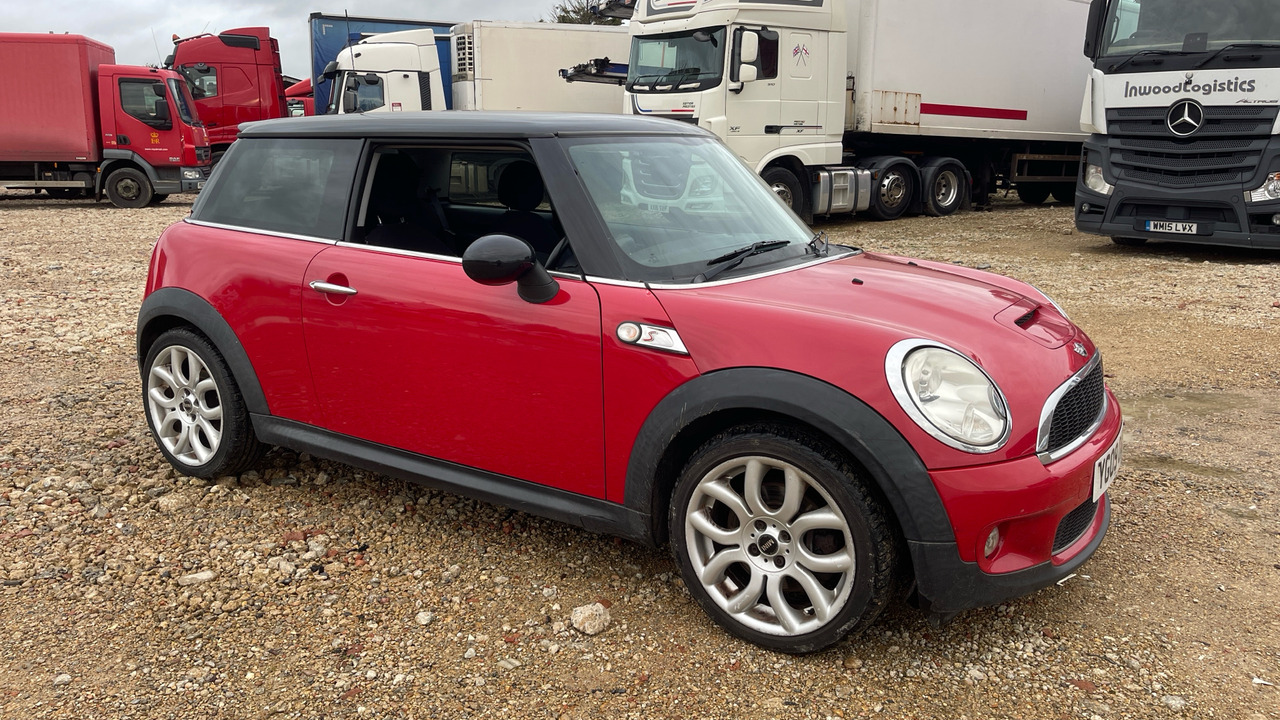 MINI COOPER COOPER S - هاتشباك: صورة 1 MINI COOPER COOPER S - هاتشباك: صورة 1