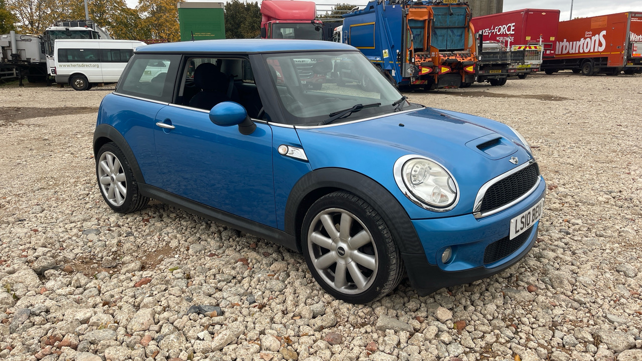 MINI COOPER S 1.6 - هاتشباك: صورة 1 MINI COOPER S 1.6 - هاتشباك: صورة 1
