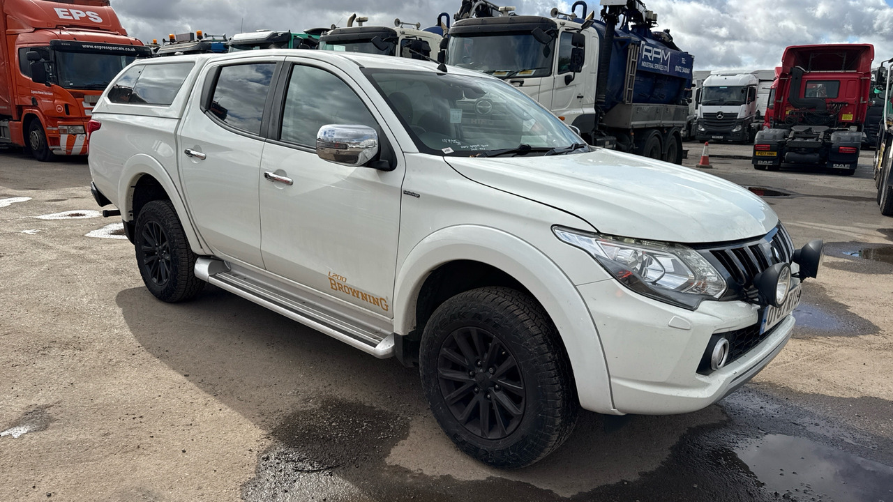 MITSUBISHI L200 2.4 DI-D 178 WARRIOR - شاحنة البيك أب, الشاحنات الصغيرة كابينة مزدوجة: صورة 1 MITSUBISHI L200 2.4 DI-D 178 WARRIOR - شاحنة البيك أب, الشاحنات الصغيرة كابينة مزدوجة: صورة 1