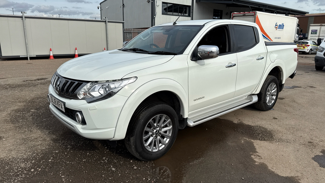 MITSUBISHI L200 2.4 DI-D Warrior - شاحنة البيك أب, الشاحنات الصغيرة كابينة مزدوجة: صورة 2 MITSUBISHI L200 2.4 DI-D Warrior - شاحنة البيك أب, الشاحنات الصغيرة كابينة مزدوجة: صورة 2