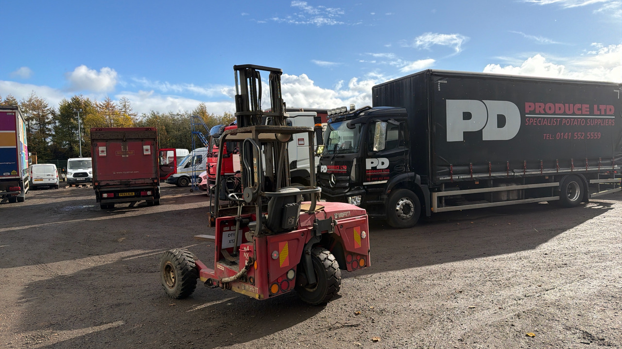 MOFFETT M4 20.3 - رافعة شوكية مثبتة على شاحنة: صورة 4 MOFFETT M4 20.3 - رافعة شوكية مثبتة على شاحنة: صورة 4