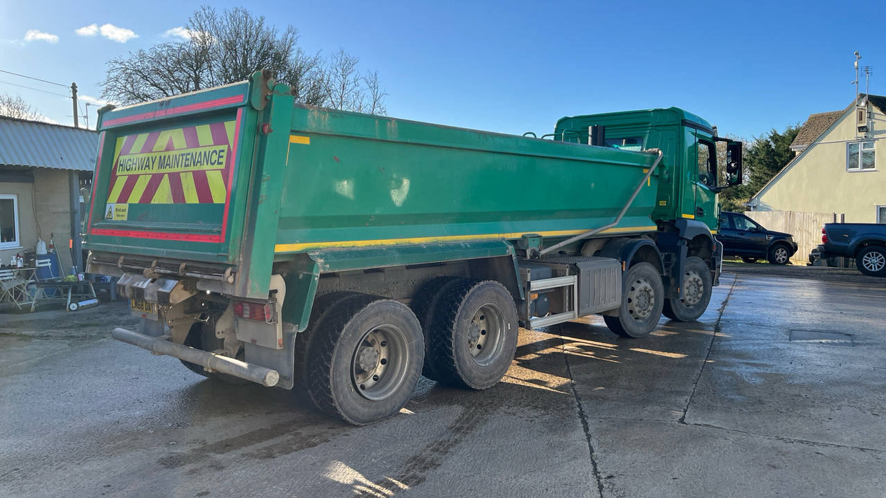 Mercedes-Benz Arocs 3240 - شاحنة قلاب: صورة 4 Mercedes-Benz Arocs 3240 - شاحنة قلاب: صورة 4