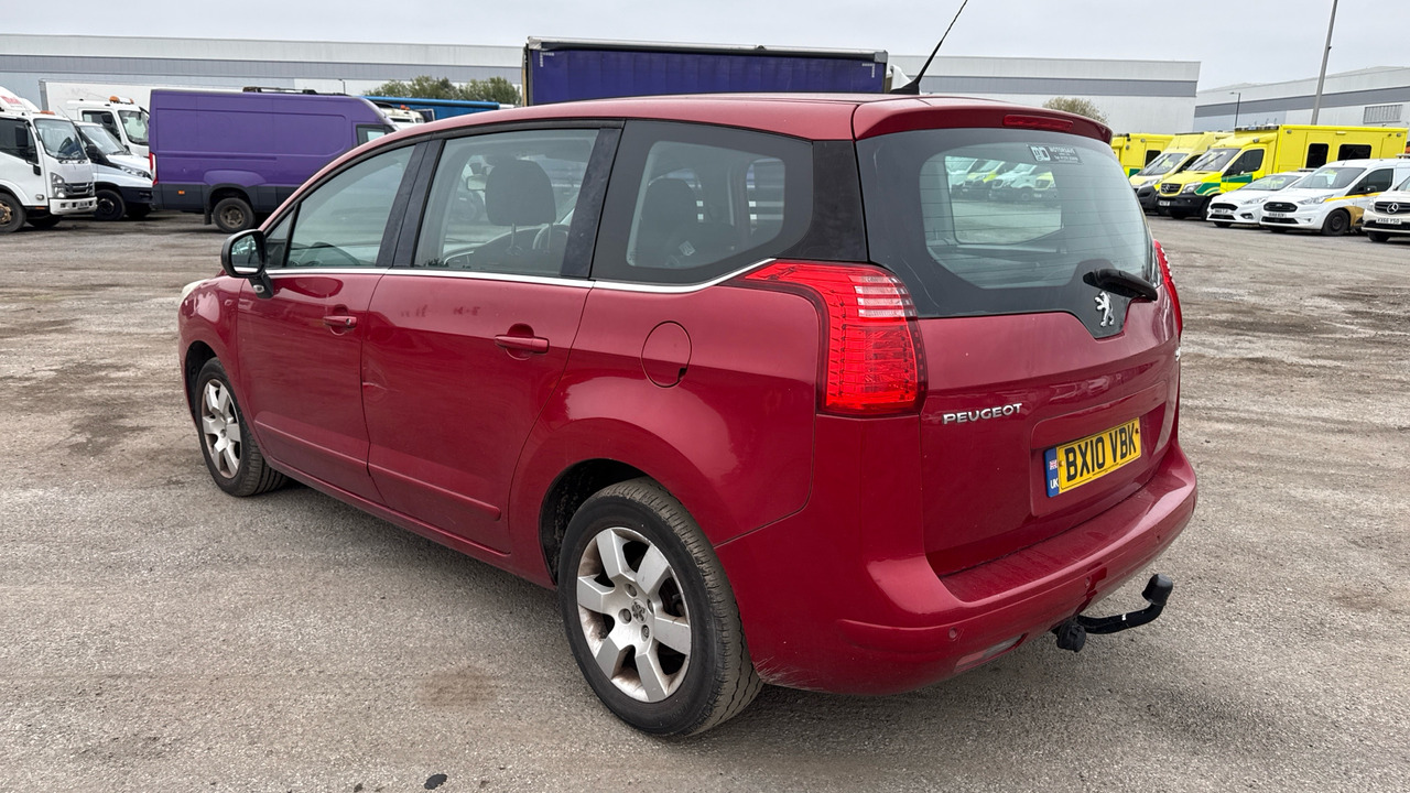 PEUGEOT 5008 2.0 HDI 150PS - سيارة: صورة 3 PEUGEOT 5008 2.0 HDI 150PS - سيارة: صورة 3