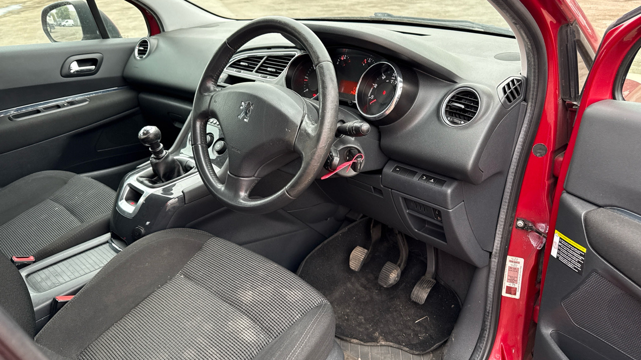 PEUGEOT 5008 2.0 HDI 150PS - سيارة: صورة 5 PEUGEOT 5008 2.0 HDI 150PS - سيارة: صورة 5