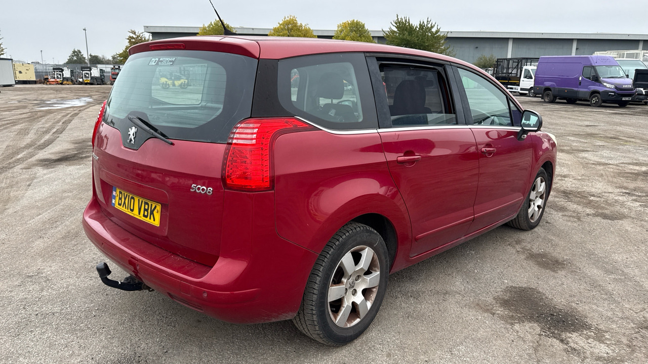 PEUGEOT 5008 2.0 HDI 150PS - سيارة: صورة 4 PEUGEOT 5008 2.0 HDI 150PS - سيارة: صورة 4