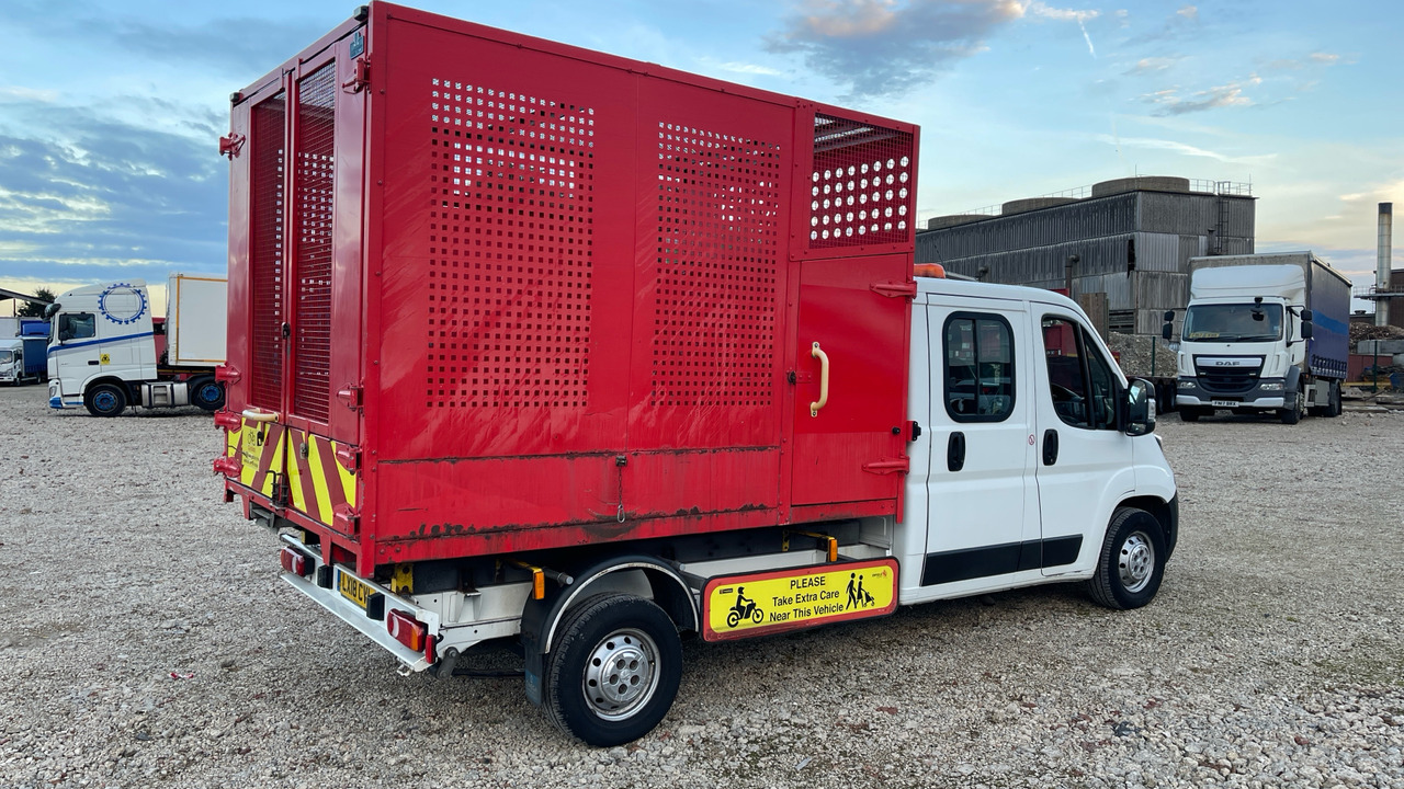 PEUGEOT BOXER 335 2.0 BLUE HDI 130PS - قلاب صغير: صورة 4 PEUGEOT BOXER 335 2.0 BLUE HDI 130PS - قلاب صغير: صورة 4