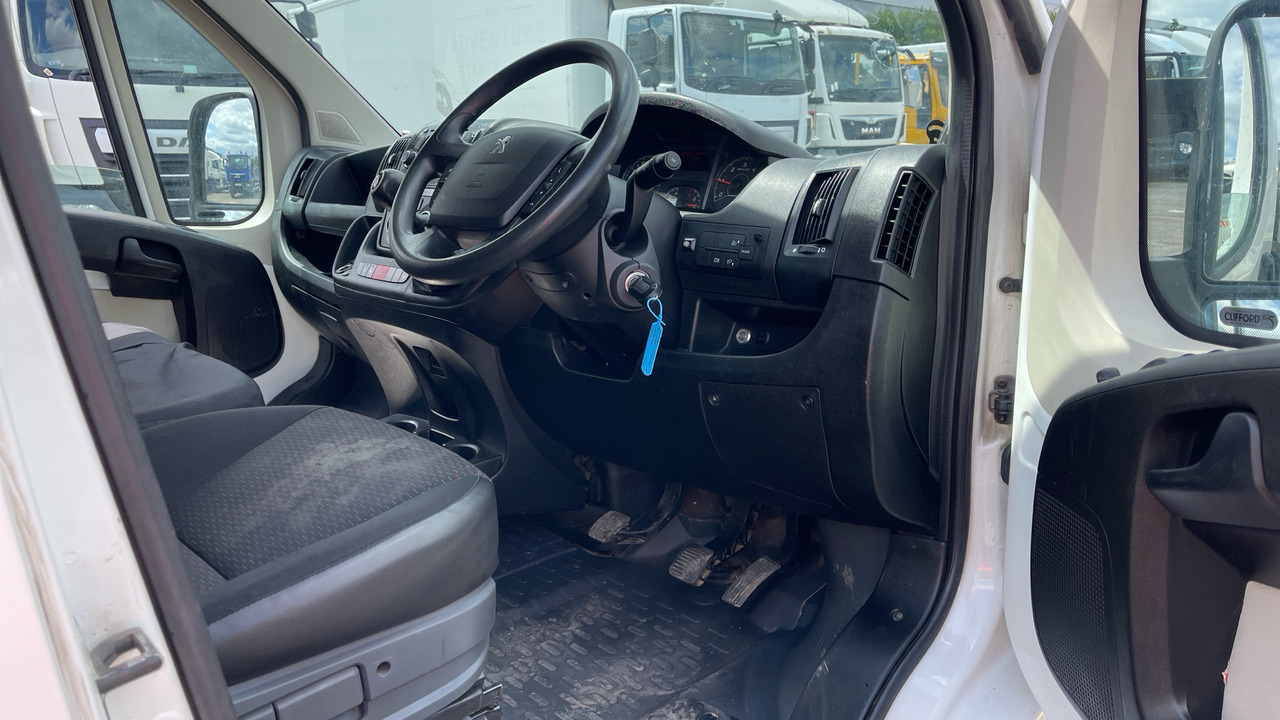 PEUGEOT BOXER 335 2.0 BLUEHDI PROFESSIONAL 130PS - الشاحنات الصغيرة كابينة مزدوجة: صورة 5 PEUGEOT BOXER 335 2.0 BLUEHDI PROFESSIONAL 130PS - الشاحنات الصغيرة كابينة مزدوجة: صورة 5