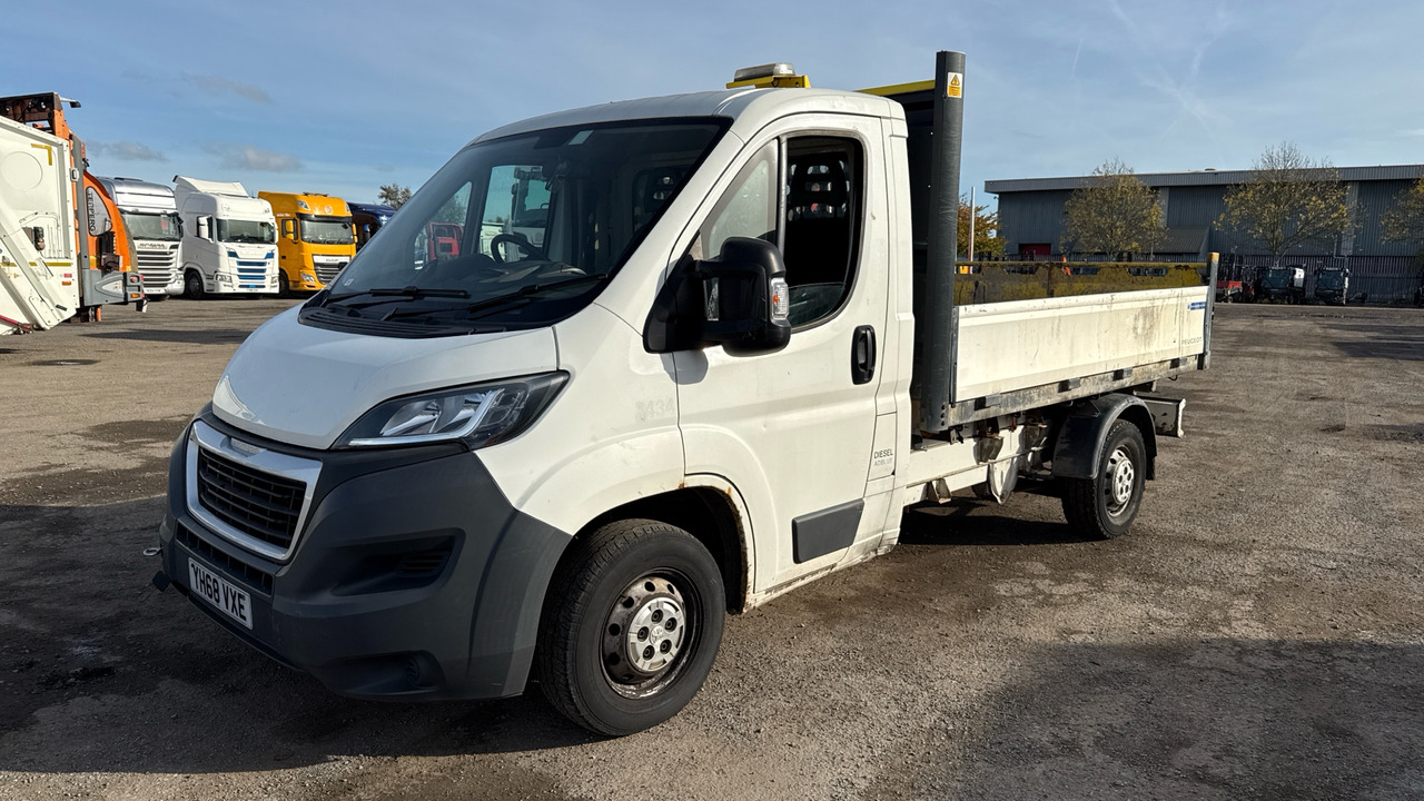 PEUGEOT BOXER 355 2.0 BlueHDi 130ps - قلاب صغير: صورة 3 PEUGEOT BOXER 355 2.0 BlueHDi 130ps - قلاب صغير: صورة 3