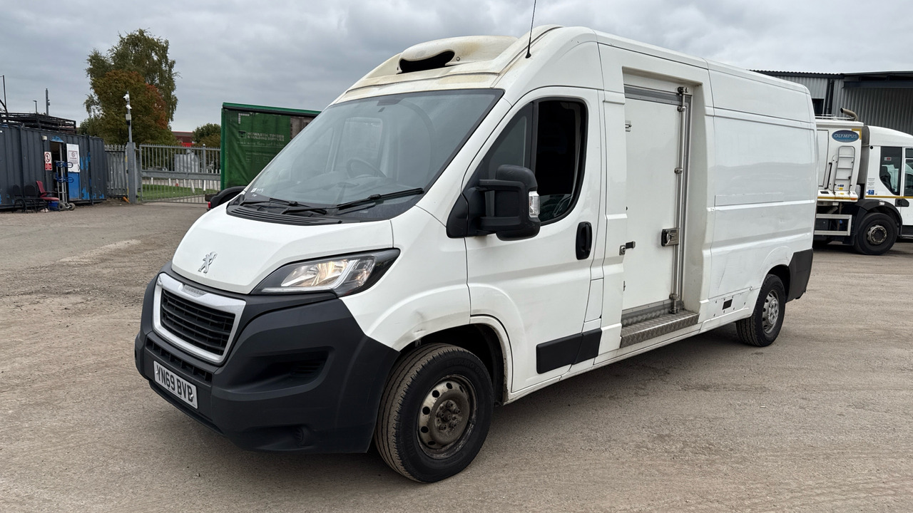 PEUGEOT BOXER 355 2.0 BlueHDi 130ps - شاحنة مُبرّدة للتوصيل: صورة 2 PEUGEOT BOXER 355 2.0 BlueHDi 130ps - شاحنة مُبرّدة للتوصيل: صورة 2