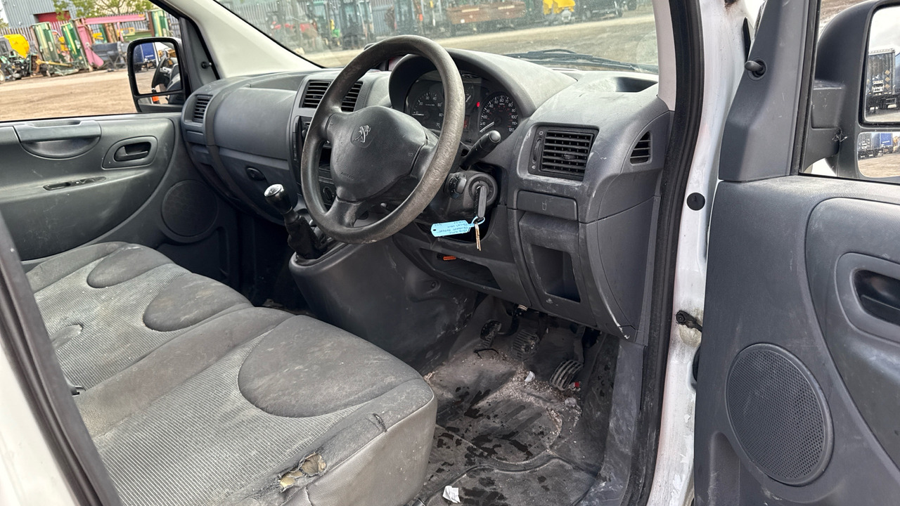PEUGEOT EXPERT 1000 1.6 HDI 90PS - فان المدمجة: صورة 5 PEUGEOT EXPERT 1000 1.6 HDI 90PS - فان المدمجة: صورة 5