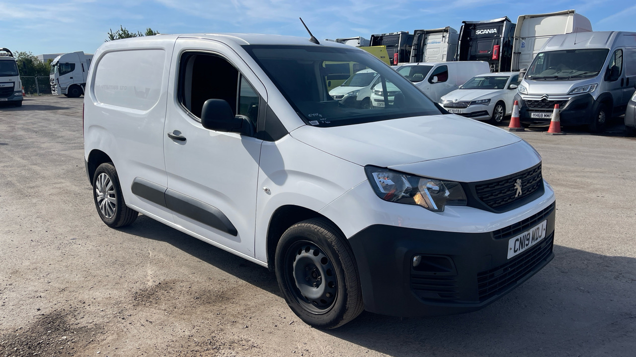 PEUGEOT PARTNER 1000 1.6 VLUEHDI PROFESSIONAL 100PS - فان المدمجة: صورة 1 PEUGEOT PARTNER 1000 1.6 VLUEHDI PROFESSIONAL 100PS - فان المدمجة: صورة 1