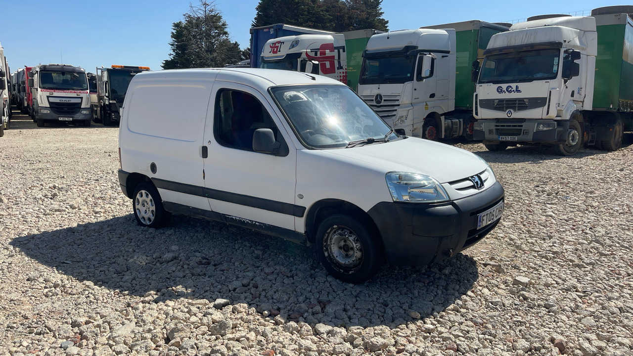 PEUGEOT PARTNER 600 - فان المدمجة: صورة 1 PEUGEOT PARTNER 600 - فان المدمجة: صورة 1