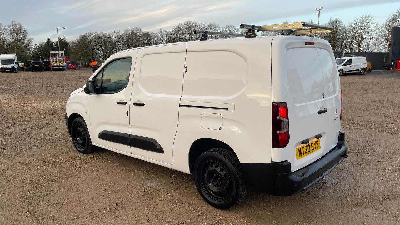 PEUGEOT PARTNER 850 1.5 BlueHDi 100ps Professional - فان المدمجة: صورة 3 PEUGEOT PARTNER 850 1.5 BlueHDi 100ps Professional - فان المدمجة: صورة 3