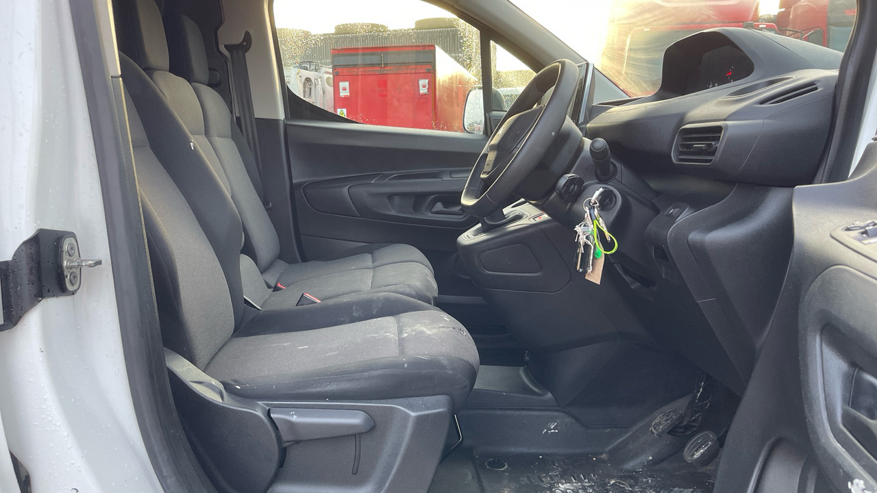 PEUGEOT PARTNER 850 1.5 BlueHDi 100ps Professional - فان المدمجة: صورة 5 PEUGEOT PARTNER 850 1.5 BlueHDi 100ps Professional - فان المدمجة: صورة 5