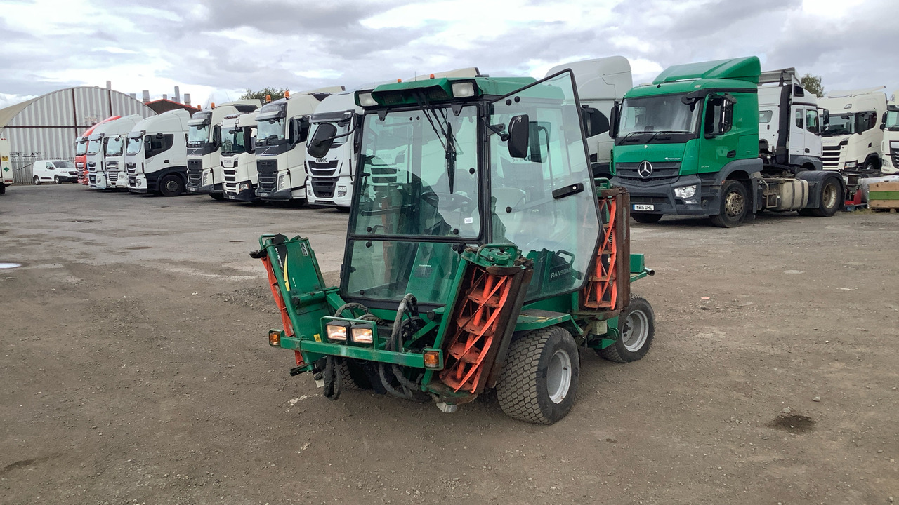 RANSOMES COMMANDER 3520 - جزازة أعشاب الحدائق: صورة 1 RANSOMES COMMANDER 3520 - جزازة أعشاب الحدائق: صورة 1