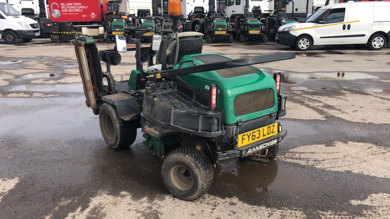 RANSOMES HIGHWAY 3 SPORT 200 LITE - جزازة أعشاب الحدائق: صورة 3 RANSOMES HIGHWAY 3 SPORT 200 LITE - جزازة أعشاب الحدائق: صورة 3