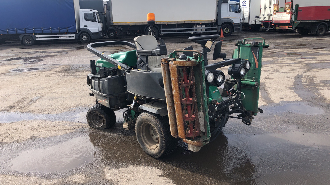 RANSOMES HIGHWAY 3 SPORT 200 LITE - جزازة أعشاب الحدائق: صورة 1 RANSOMES HIGHWAY 3 SPORT 200 LITE - جزازة أعشاب الحدائق: صورة 1