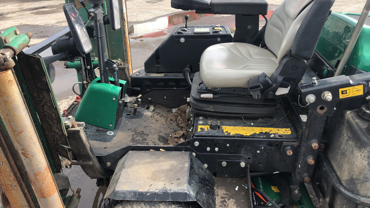 RANSOMES HIGHWAY 3 SPORT 200 LITE - جزازة أعشاب الحدائق: صورة 5 RANSOMES HIGHWAY 3 SPORT 200 LITE - جزازة أعشاب الحدائق: صورة 5