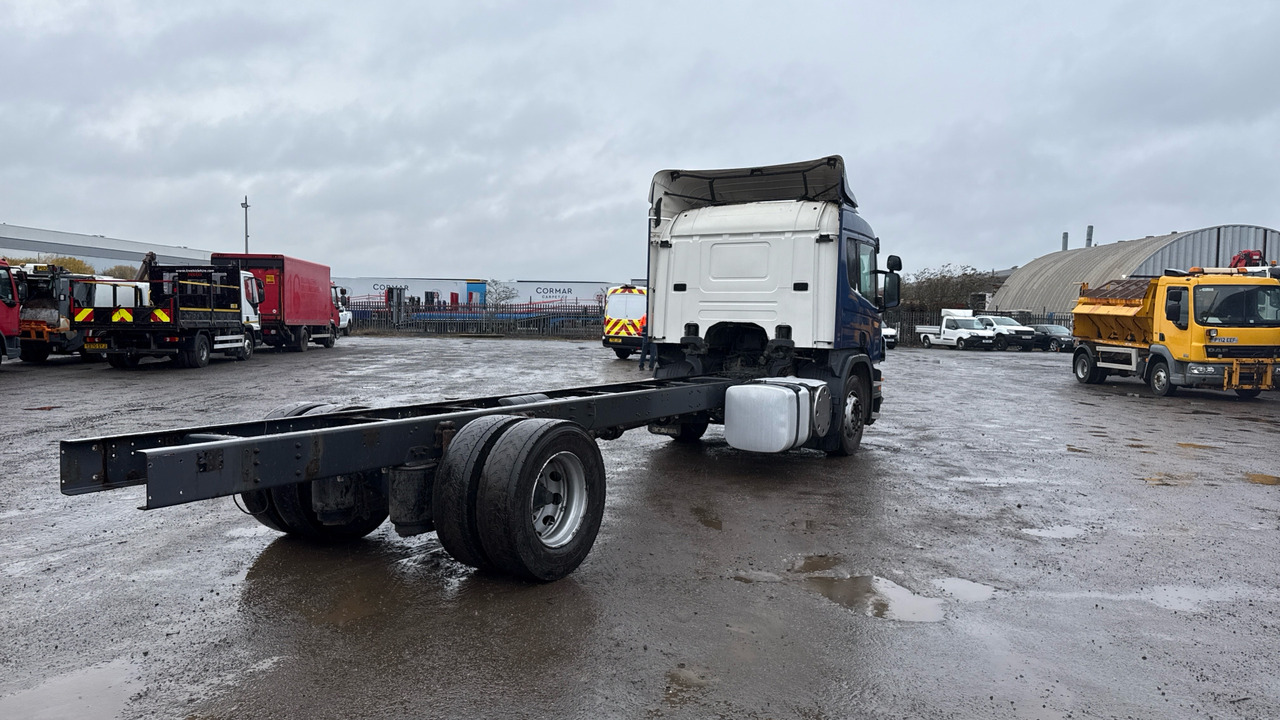 SCANIA P 230 - شاحنة هيكل كابينة: صورة 4 SCANIA P 230 - شاحنة هيكل كابينة: صورة 4