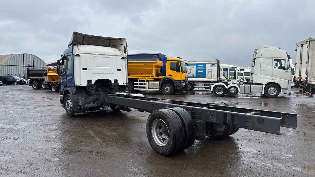 SCANIA P 230 - شاحنة هيكل كابينة: صورة 3 SCANIA P 230 - شاحنة هيكل كابينة: صورة 3