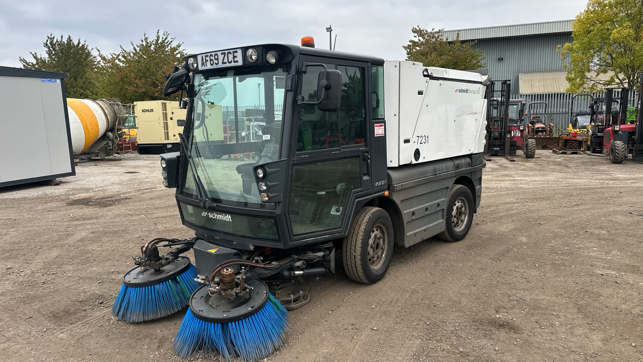 SCHMIDT SWINGO 200 - سياره كنس شوارع: صورة 2 SCHMIDT SWINGO 200 - سياره كنس شوارع: صورة 2