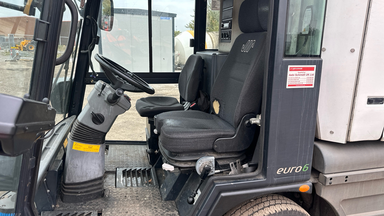 SCHMIDT SWINGO 200 - سياره كنس شوارع: صورة 5 SCHMIDT SWINGO 200 - سياره كنس شوارع: صورة 5