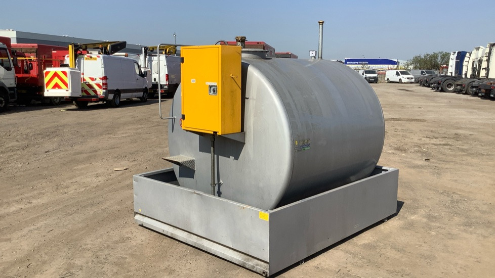 SOLUTIONS 5000L BUNDED FUEL TANK, AIRCRAFT FUELING STATION, ALLUMINIUM - معدات البناء: صورة 2 SOLUTIONS 5000L BUNDED FUEL TANK, AIRCRAFT FUELING STATION, ALLUMINIUM - معدات البناء: صورة 2
