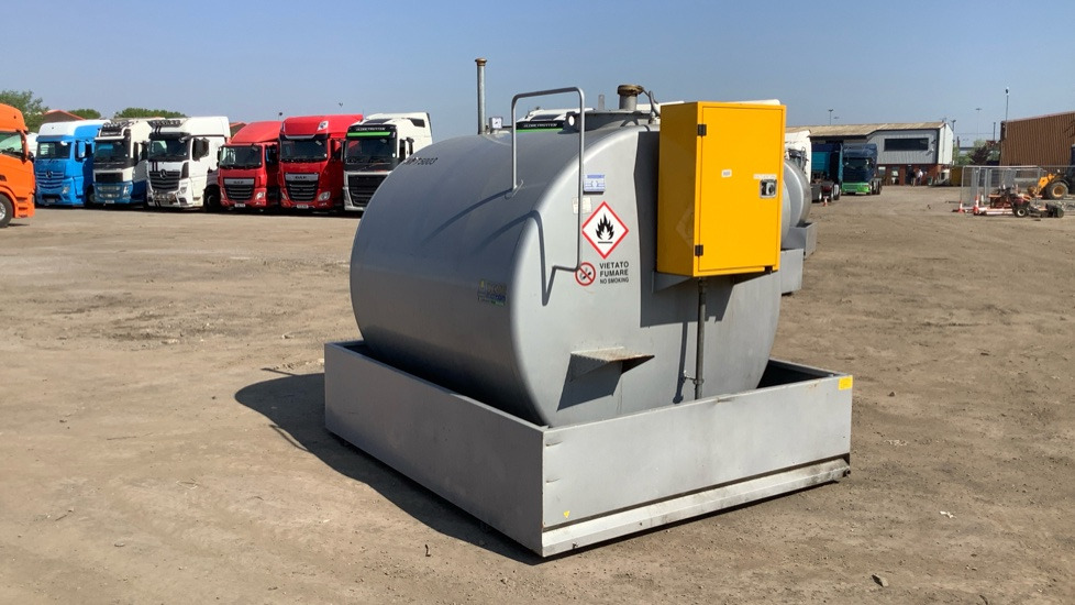 SOLUTIONS 5000L BUNDED FUEL TANK, AIRCRAFT FUELING STATION, ALLUMINIUM - معدات البناء: صورة 1 SOLUTIONS 5000L BUNDED FUEL TANK, AIRCRAFT FUELING STATION, ALLUMINIUM - معدات البناء: صورة 1