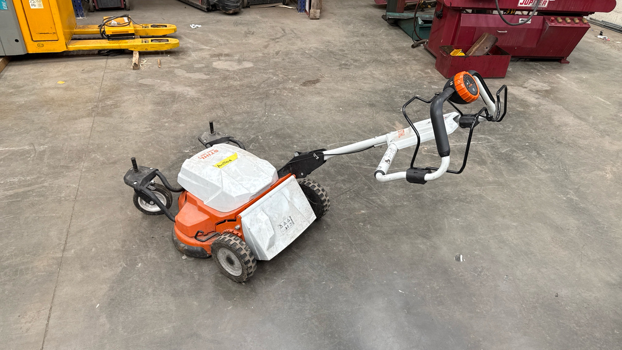 STIHL BR500 BACK PACK LEAF BLOWER - معدات البناء: صورة 2 STIHL BR500 BACK PACK LEAF BLOWER - معدات البناء: صورة 2