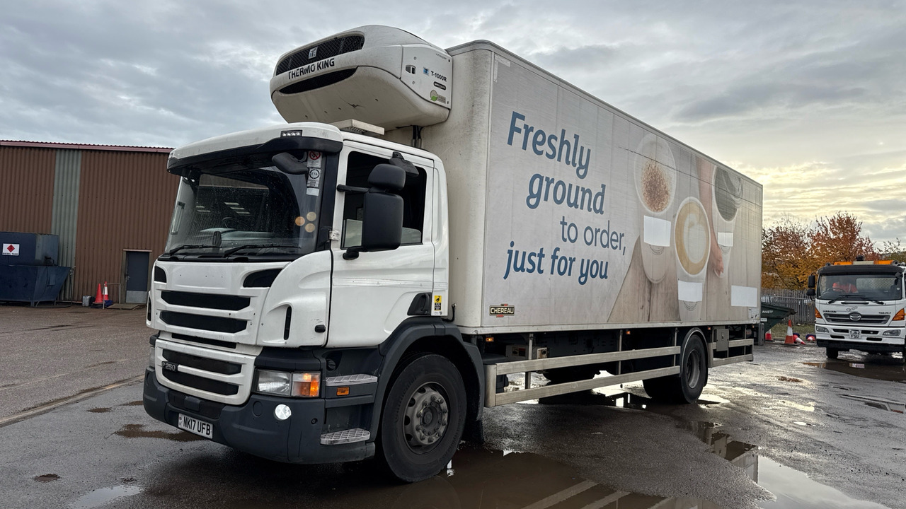 Scania P 250 - شاحنة الفريزر: صورة 2 Scania P 250 - شاحنة الفريزر: صورة 2