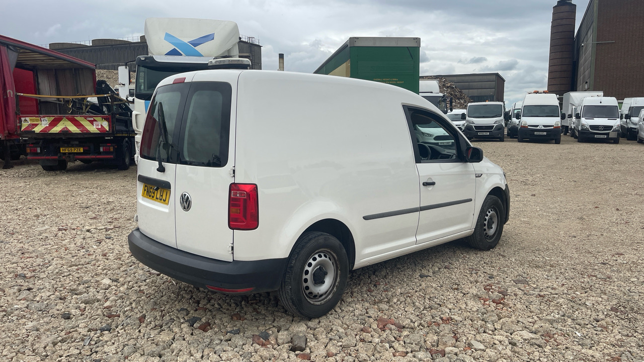 VOLKSWAGEN CADDY 2.0 TDI BLUEMOTION STARTLINE 102PS - فان المدمجة: صورة 4 VOLKSWAGEN CADDY 2.0 TDI BLUEMOTION STARTLINE 102PS - فان المدمجة: صورة 4
