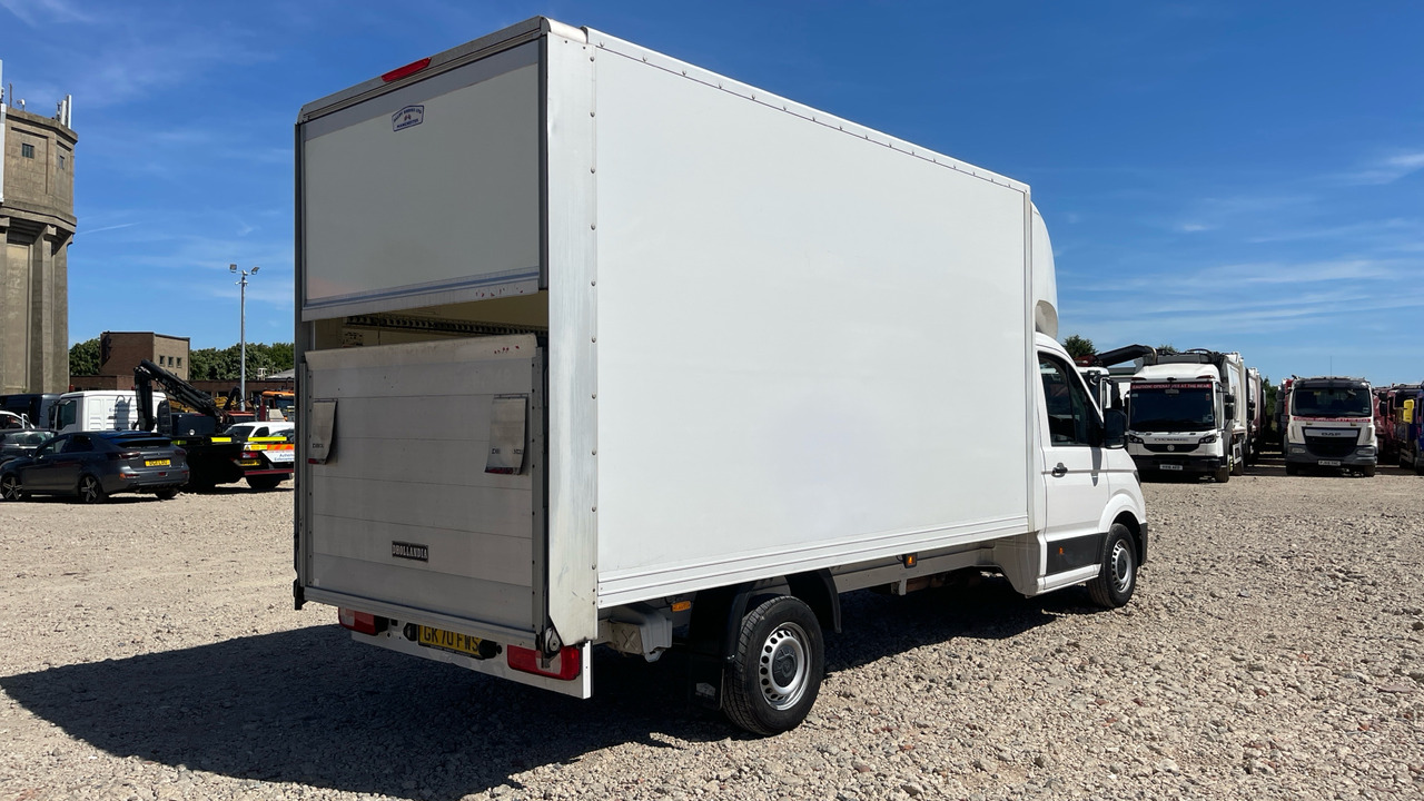VOLKSWAGEN CRAFTER CR35 2.0 TDI 140PS - شاحنة مغلقة الصندوق: صورة 4 VOLKSWAGEN CRAFTER CR35 2.0 TDI 140PS - شاحنة مغلقة الصندوق: صورة 4