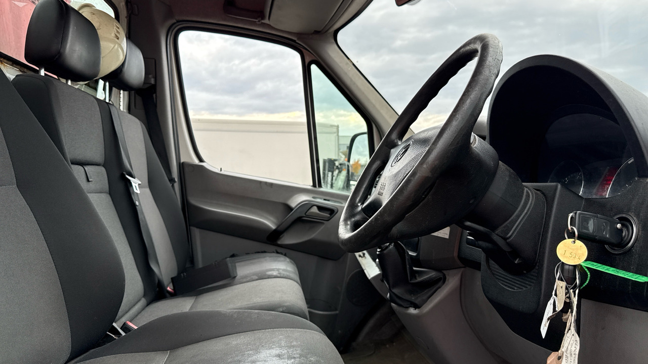 VOLKSWAGEN CRAFTER CR50 TDI - قلاب صغير: صورة 5 VOLKSWAGEN CRAFTER CR50 TDI - قلاب صغير: صورة 5