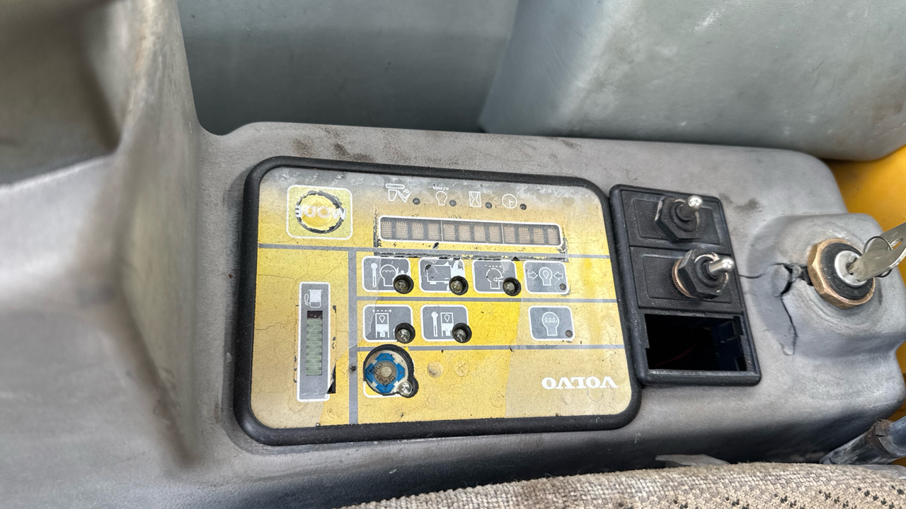 معدات البناء VOLVO EC45: صورة 6