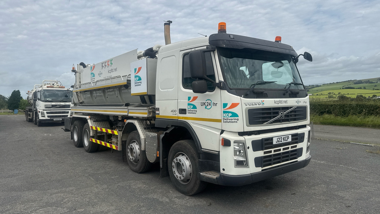 VOLVO FM 400 - شاحنة الشفط: صورة 1 VOLVO FM 400 - شاحنة الشفط: صورة 1